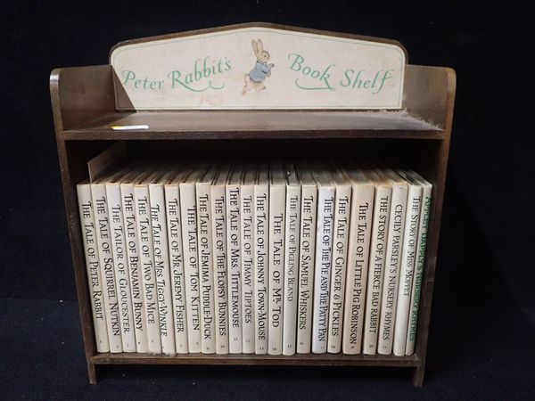 BEATRIX POTTER: PETER RABBIT'S BOOK SHELF