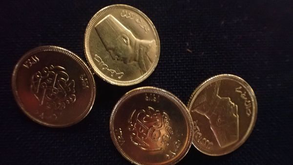 A PAIR OF GOLD COLOURED METAL CUFFLINKS