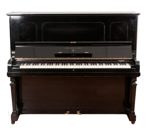 STEINWAY & SONS: A MODEL K 'VERTEGRAND' UPRIGHT PIANO