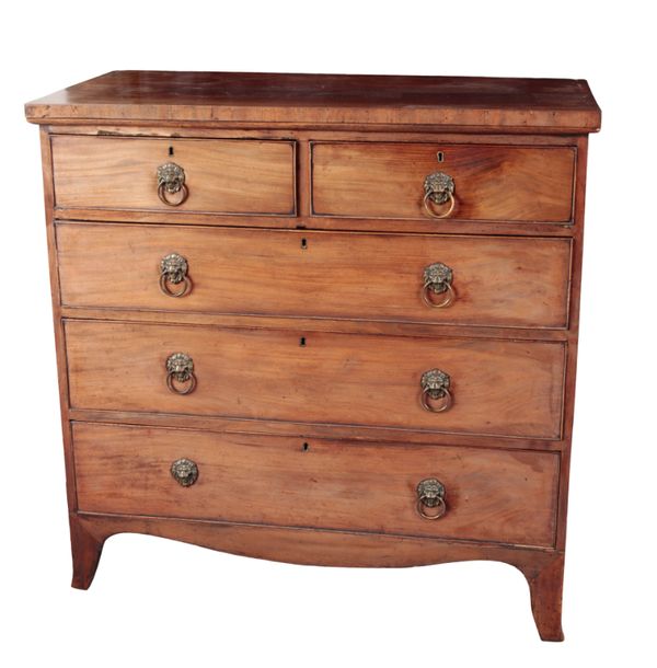 A GEORGE III MAHOGANY CHEST OF DRAWERS