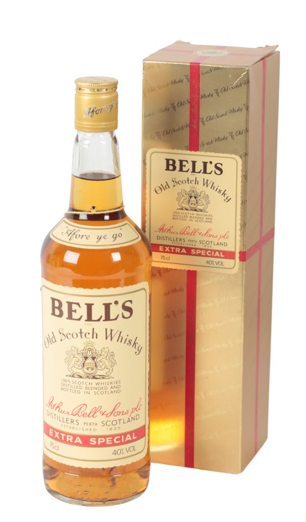 BELLS: A BOXED 75CL BOTTLE OF 12 Y.O. BLENDED SCOTCH WHISKY