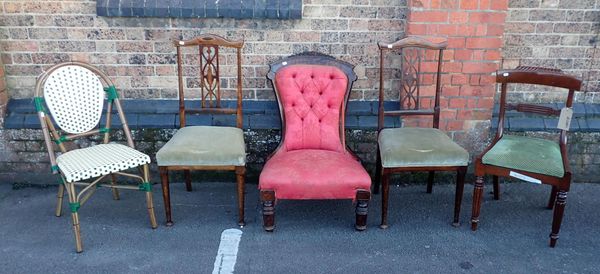 A VICTORIAN PARLOUR CHAIR