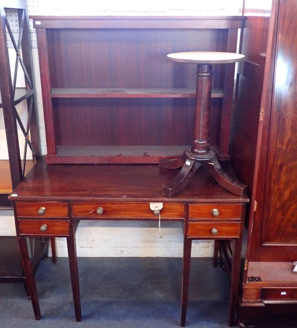 A GEORGE III MAHOGANY DRESSING TABLE