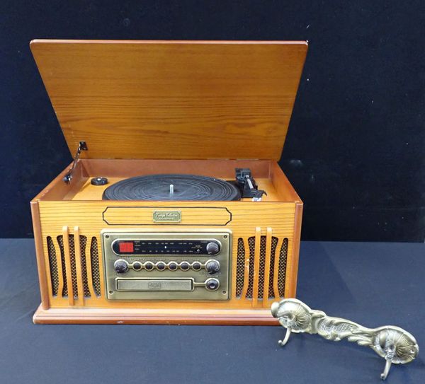 A 'VINTAGE COLLECTION' STEREO/RADIO