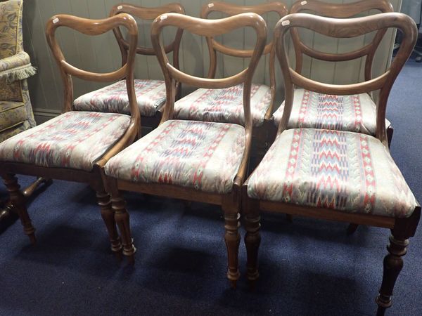 A SET OF SIX EARLY VICTORIAN ROSEWOOD DINING CHAIRS