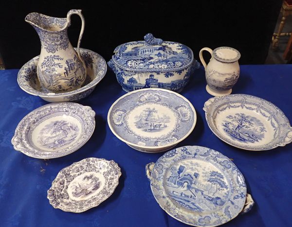 A BLUE AND WHITE SPODE COVERED SERVING DISH