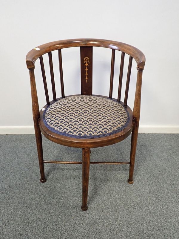 AN EDWARDIAN MAHOGANY OCCASIONAL CHAIR