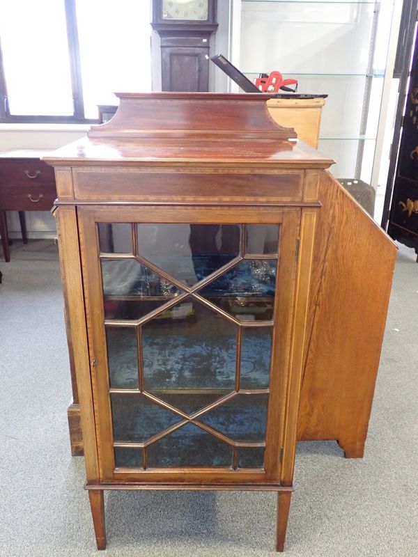 AN EDWARDIAN MAHOGANY DISPLAY CABINET