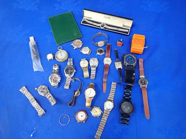 QUANTITY OF VARIOUS GENTLEMAN'S WRIST WATCHES