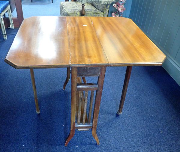 MAHOGANY SUTHERLAND TABLE