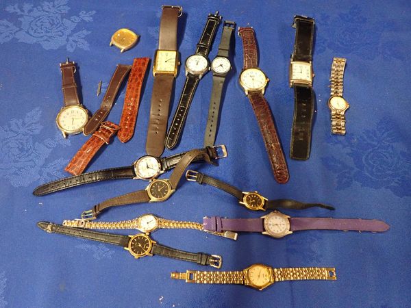 A COLLECTION OF LADIES AND GENTLEMANS WRISTWATCHES