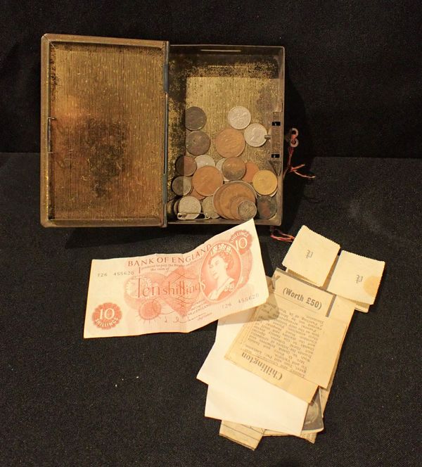 A QUANTITY OF VARIOUS BRITISH AND FOREIGN COINS AND NOTES