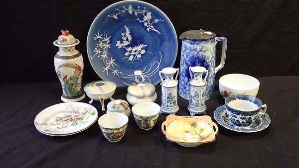 A SMALL COLLECTION OF VARIOUS JAPANESE CERAMICS