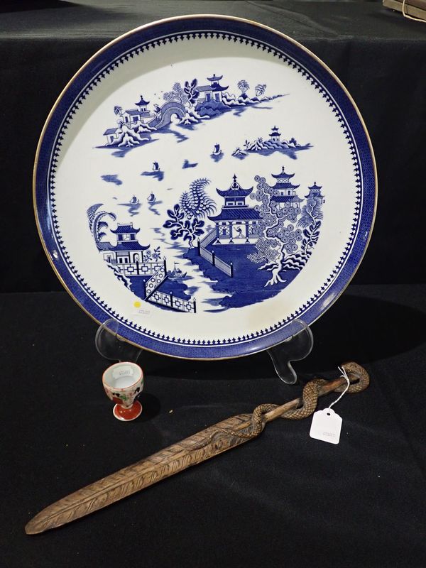 A WORCESTER BLUE AND WHITE TRANSFER DECORATED TRAY