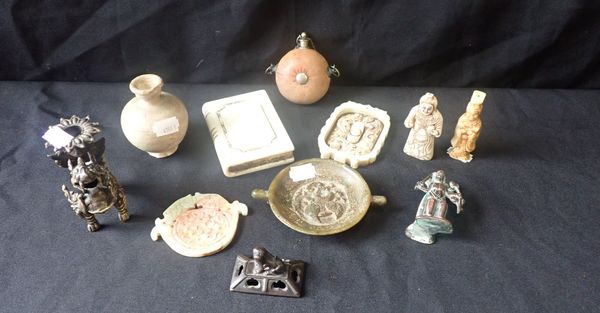 A COLLECTION OF FAR EASTERN ITEMS