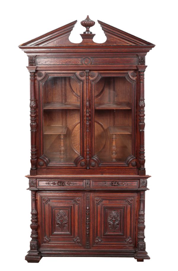 A VICTORIAN OAK DRESSER