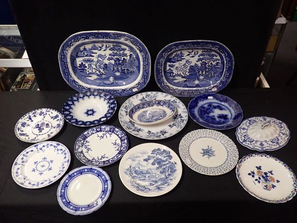 A QUANTITY OF BLUE AND WHITE WARE