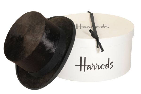 AN EDWARDIAN GENTLEMAN'S BLACK SILK TOP HAT