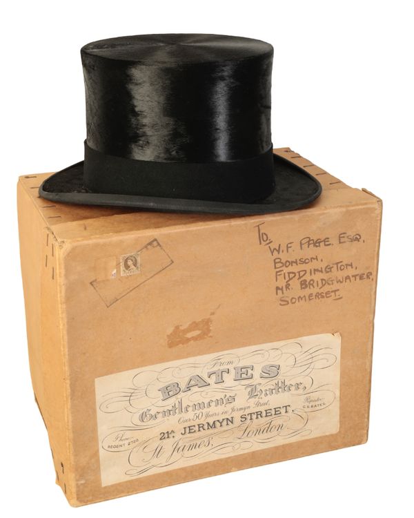 AN EDWARDIAN GENTLEMAN'S BLACK SILK TOP HAT