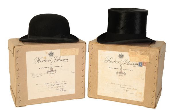 A GENTLEMAN'S VICTORIAN BLACK SILK TOP HAT