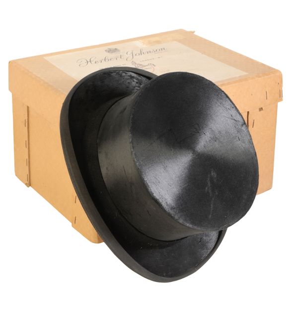 A VICTORIAN GENTLEMAN'S BLACK SILK TOP HAT