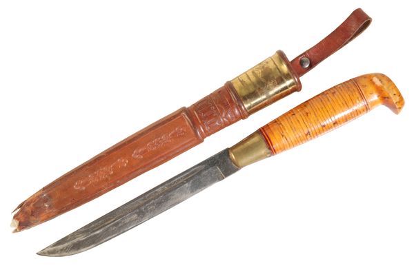 A SWEDISH HUNTING KNIFE