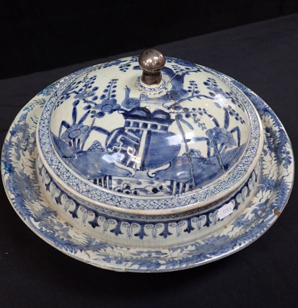 A BLUE AND WHITE UNDERGLAZED CHINESE TUREEN AND COVER