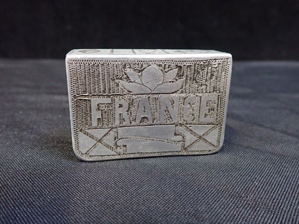 A WW1 TRENCH ART MATCHBOX HOLDER