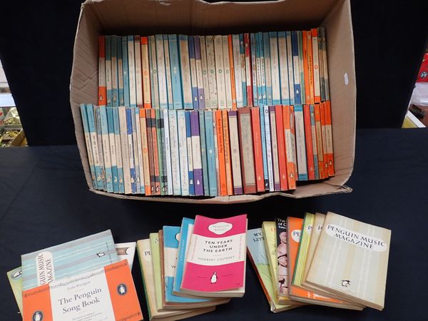 A LARGE COLLECTION OF PENGUIN BOOKS