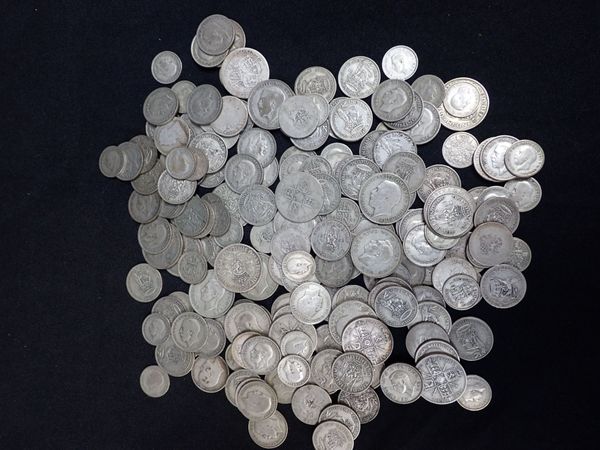 A COLLECTION OF PRE 1947 ENGLISH SILVER COINAGE