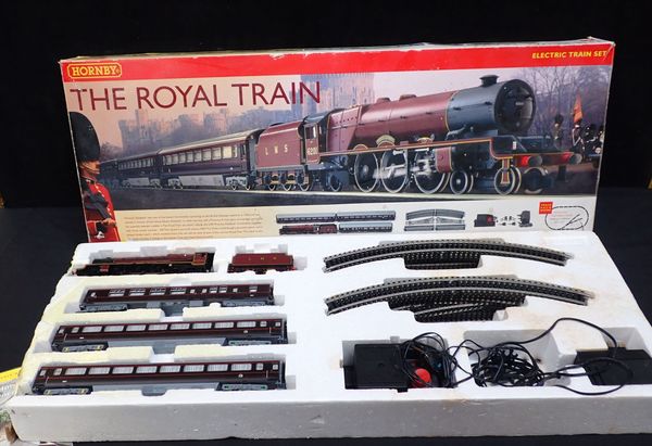 HORNBY: THE ROYAL TRAIN, R1057