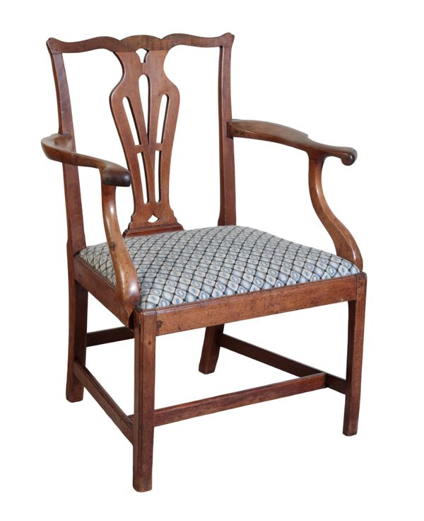 A LARGE GEORGE III MAHOGANY OPEN ARMCHAIR