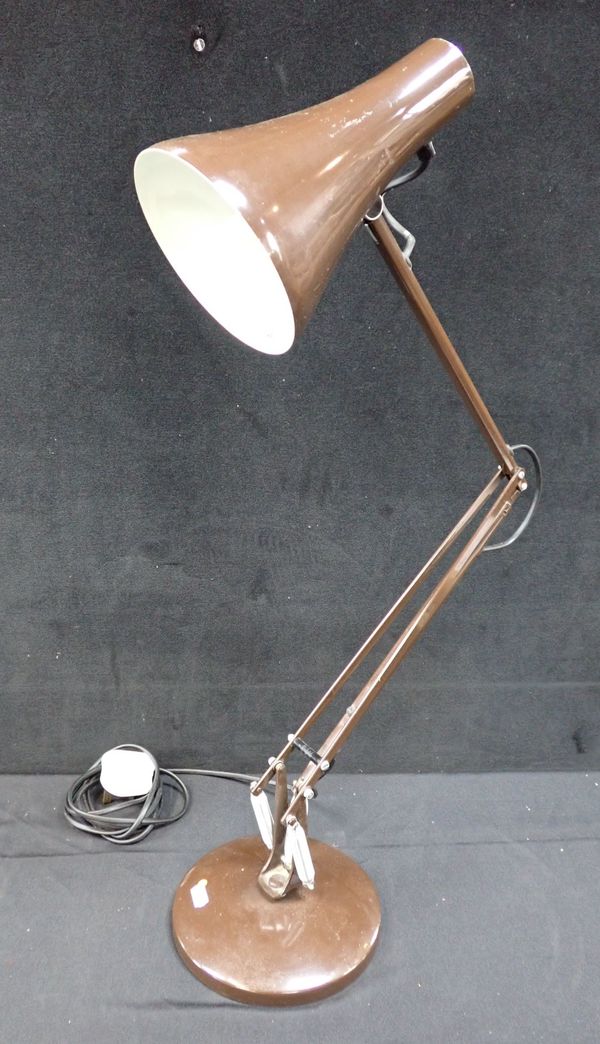 AN 'ANGLEPOISE LIGHTING LTD' LAMP