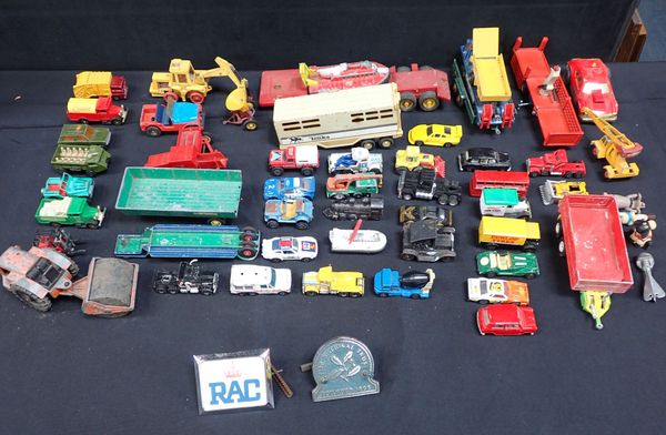 A QUANTITY OF DIECAST MODEL VEHICLES, TONKA, DINKY ETC