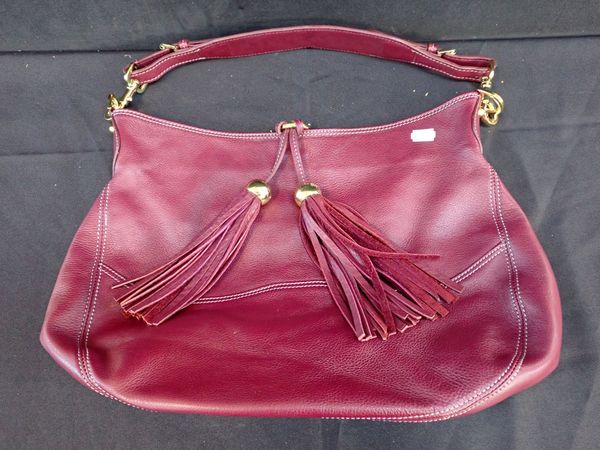 A MULBERRY MAROON LEATHER HANDBAG