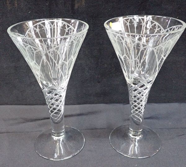 A PAIR OF CHAMPAGNE FLUTES BY FREDDIE QUARTLEY