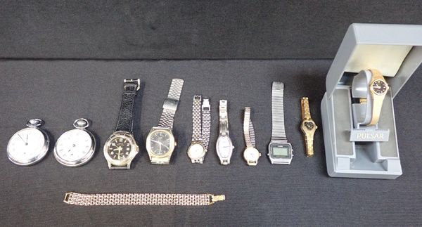 A SMALL QUANTITY OF LADIES AND GENTS WATCHES