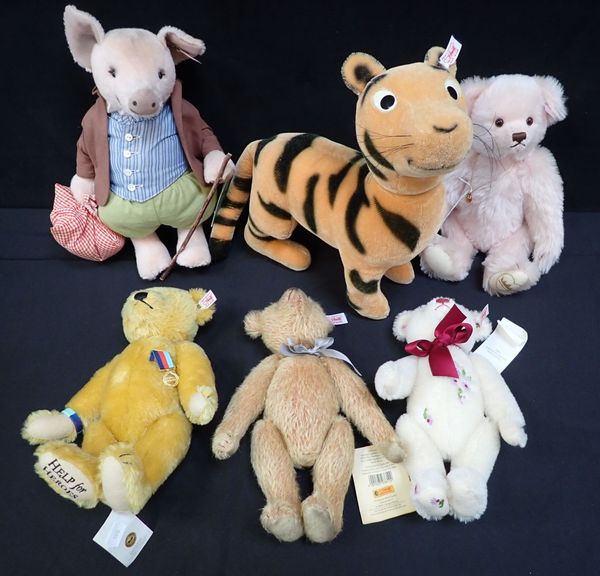 A COLLECTION OF STEIFF ANIMALS, INCLUDING 'TIGGER'