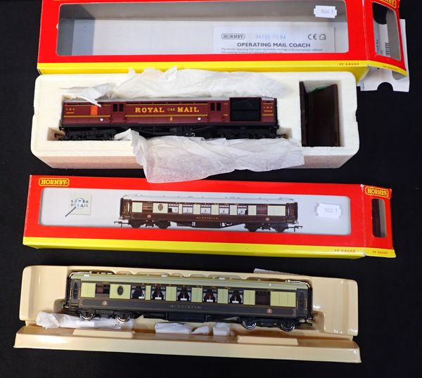 A HORNBY 00 GAUGE PULLMAN 1ST CLASS KITCHEN CAR - ‘CYNTHIA’