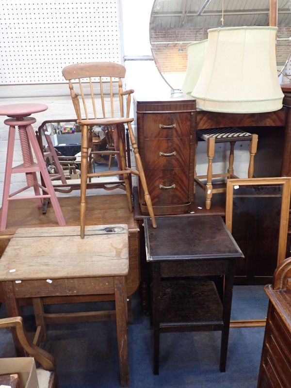 AN EDWARDIAN OAK DROP-LEAF DINING TABLE