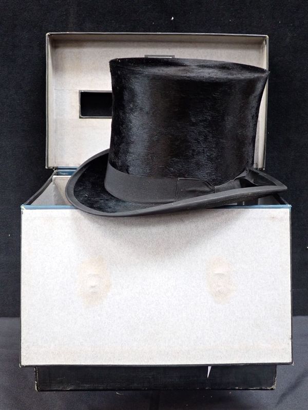 A SILK TOP HAT, BY F.W. HUNT, BALHAM