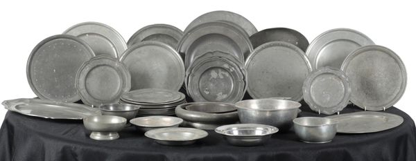 A LARGE COLLECTION OF PEWTER