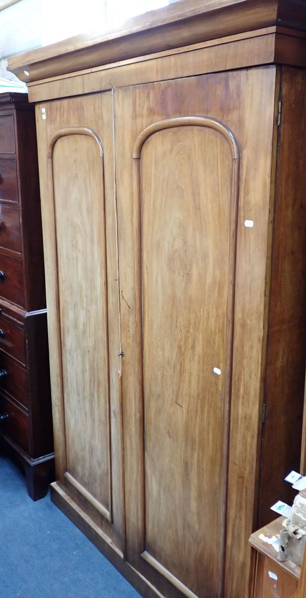 A VICTORIAN MAHOGANY WARDROBE