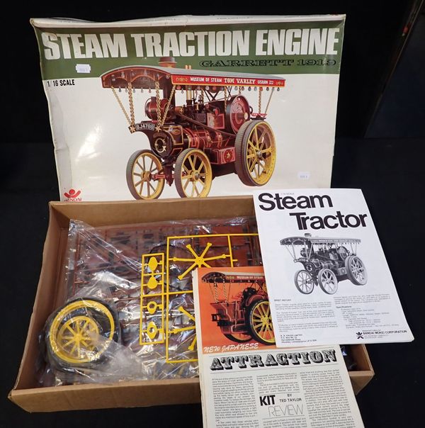 STEAM TRACTION ENGINE PLASTIC MODEL KIT