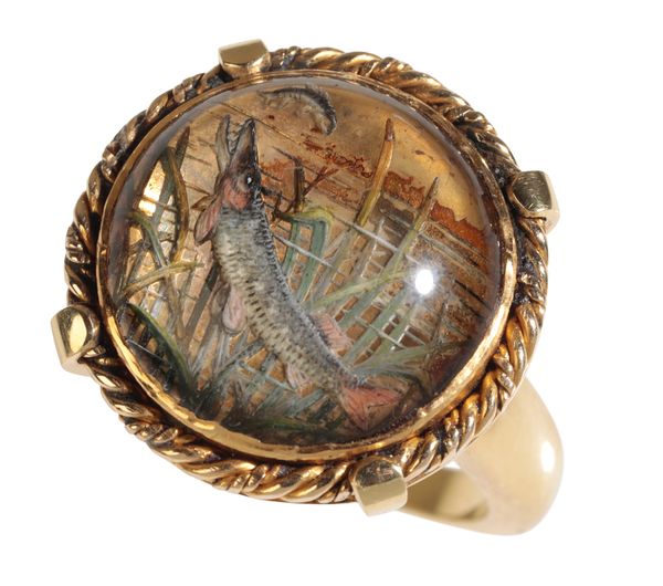 AN ESSEX CRYSTAL ANGLERS RING