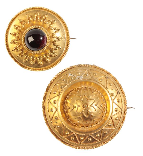 AN ETRUSCAN REVIVAL MOURNING BROOCH