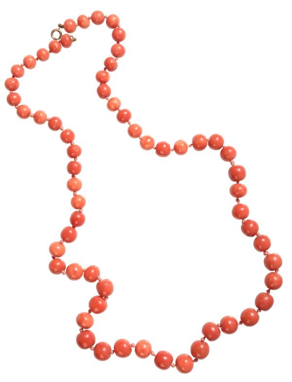 A CORAL BEAD NECKLACE