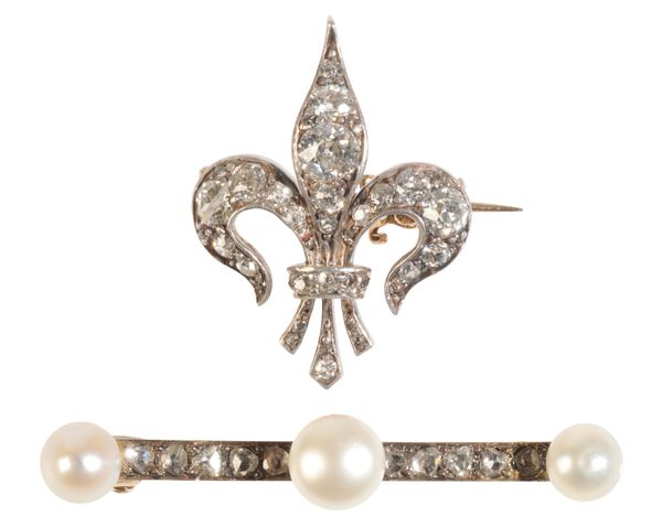 A VICTORIAN DIAMOND FLEUR-DE-LYS BROOCH