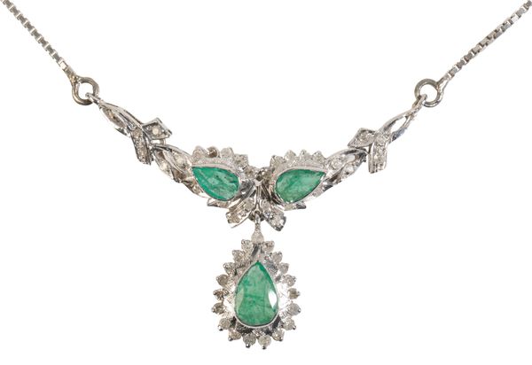 AN EMERALD AND DIAMOND NECKLACE