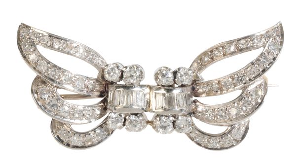 AN EARLY 20TH CENTURY DIAMOND BROOCH